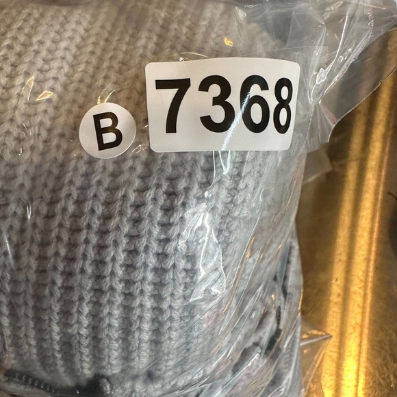 CAbi Sweater Womens MEDIUM V‎ Neck Pullover Cloud Gray Side Zip - Picture 12 of 12